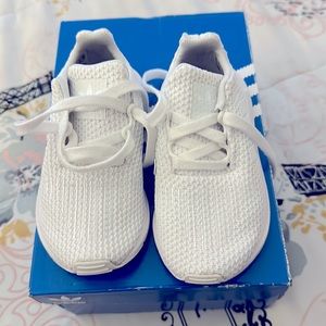 All white toddler Addis’s